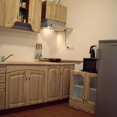 Private In Privilige Elenite