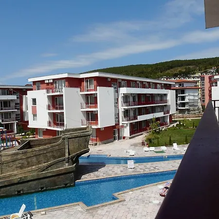 Private In Privilige Elenite