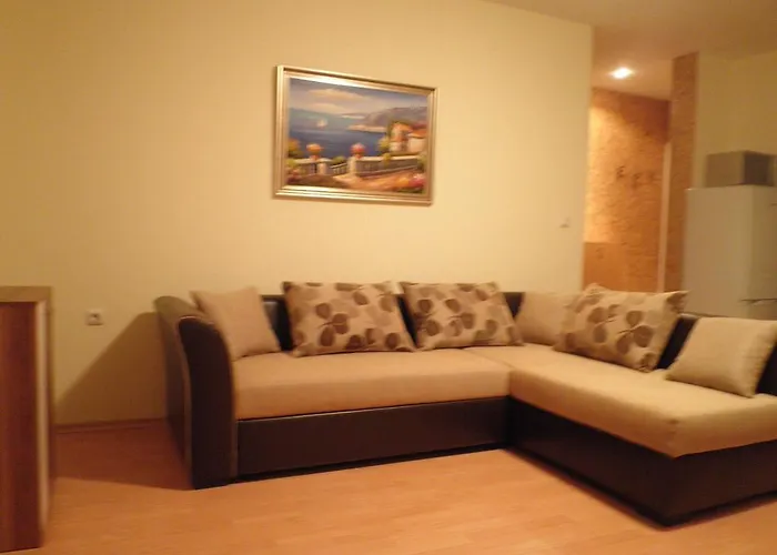 Private In Privilige * Elenite