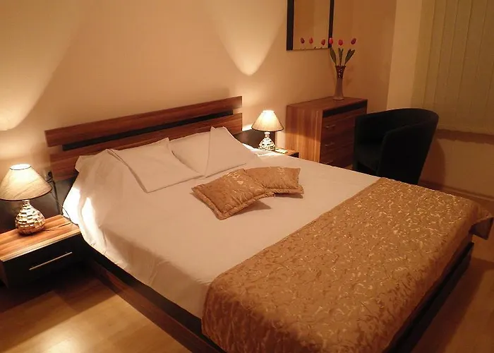 Private In Privilige