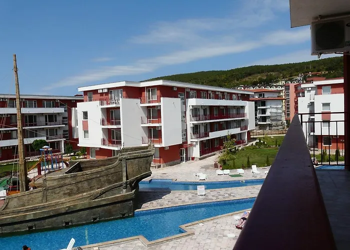 Private In Privilige Elenite